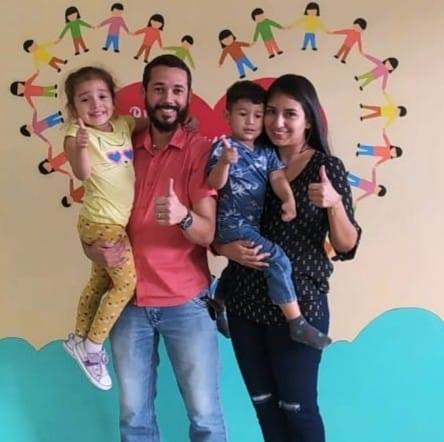 Pastor e Familia 4.jpg