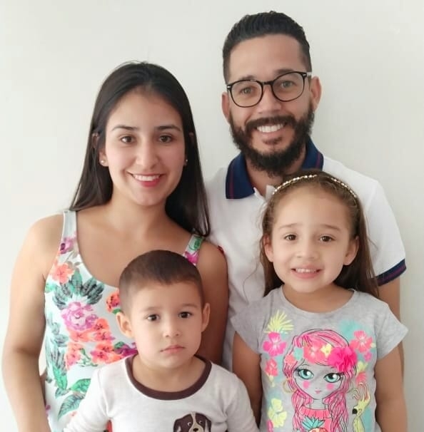 Pastor e Familia 3.jpg